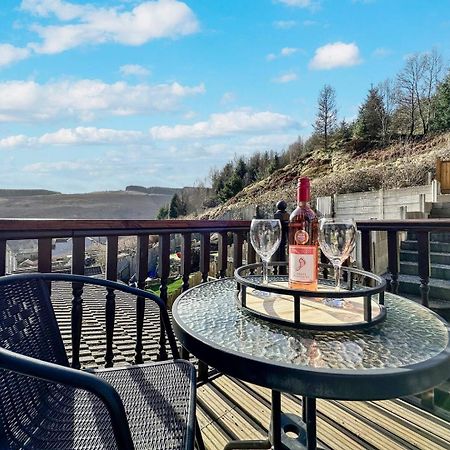 3 Bed Home In Tonypandy With Balcony View Room Llwynypia Zewnętrze zdjęcie