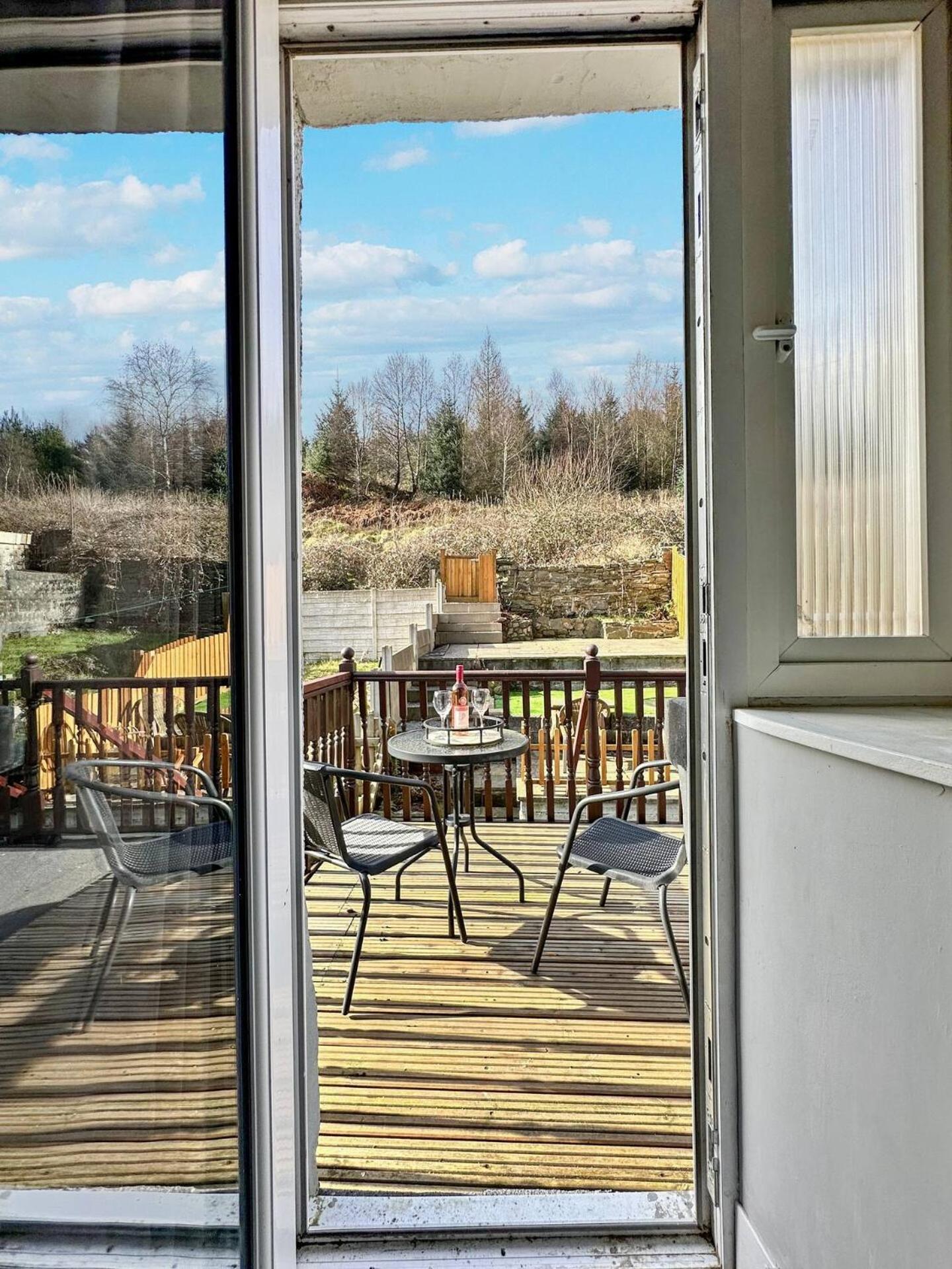 3 Bed Home In Tonypandy With Balcony View Room Llwynypia Zewnętrze zdjęcie